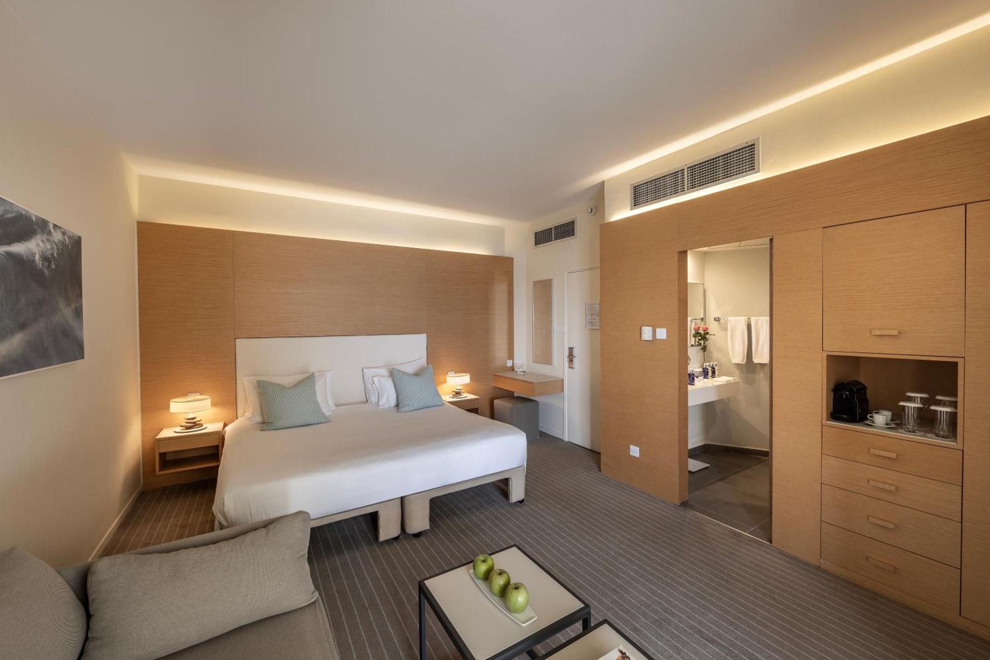 Deluxe Zimmer mit Meerblick (2 Erwachsene + 1 Kind)